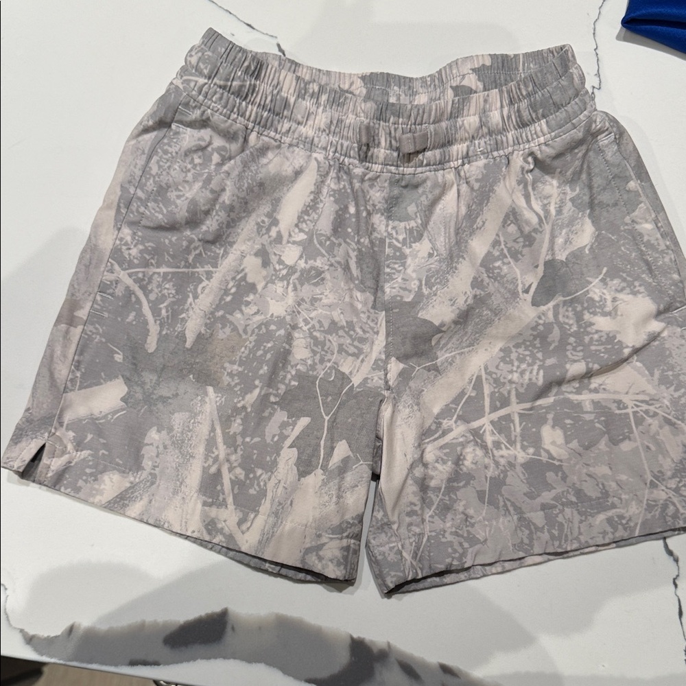 Abercrombie & Fitch Gray Camouflage Kids Shorts Never Worn!